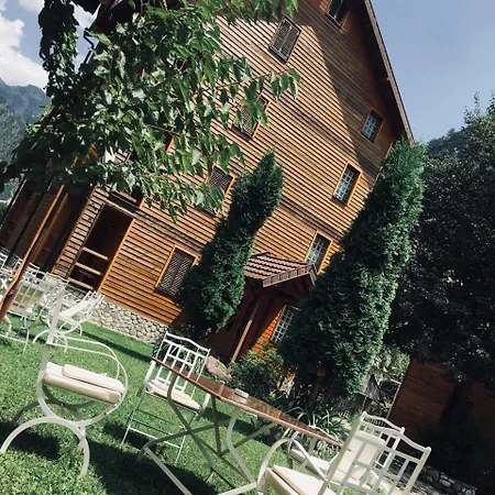 Rezidenca: Quku I Valbones Tatil parkı